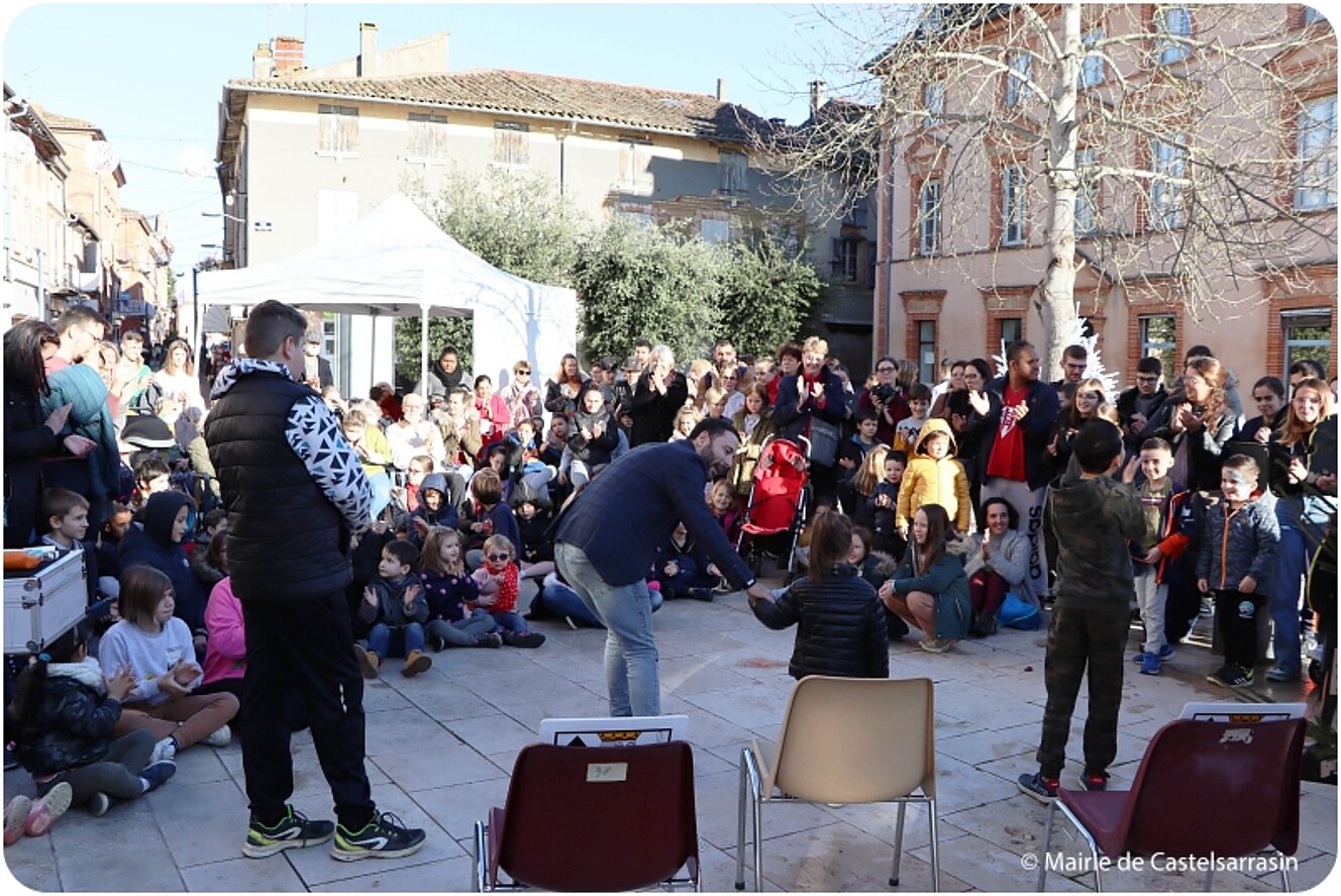 Magicien Jérémy Canto pour les Fêtes de Noël à Castelsarrasin