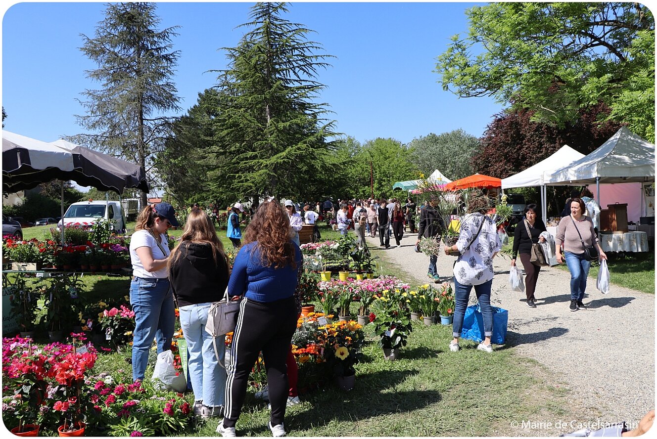 Arts en Fleurs 2025 au parc de Clairefont à Castelsarrasin