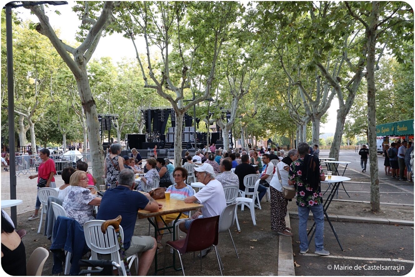 Fête de la Libération a la promenade du Château le mardi 20 août 2024 avec l'orchestre Newzik de Bruno Esposito