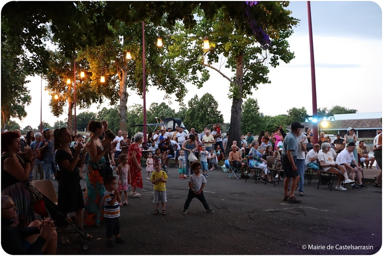 Festiv'été : Marché artisanal et Gourmand - Vendredi 2 aout 2024 au Port Jacques-Yves Cousteau avec le groupe JEYO