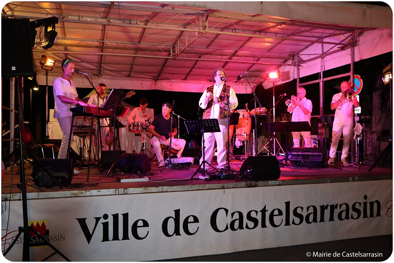 FESTIV'ÉTÉ 2025 - Marché Artisanal et Gourmand Vendredi 1er aout au Port Jacques-Yves Cousteau avec le groupe Loca Salsa