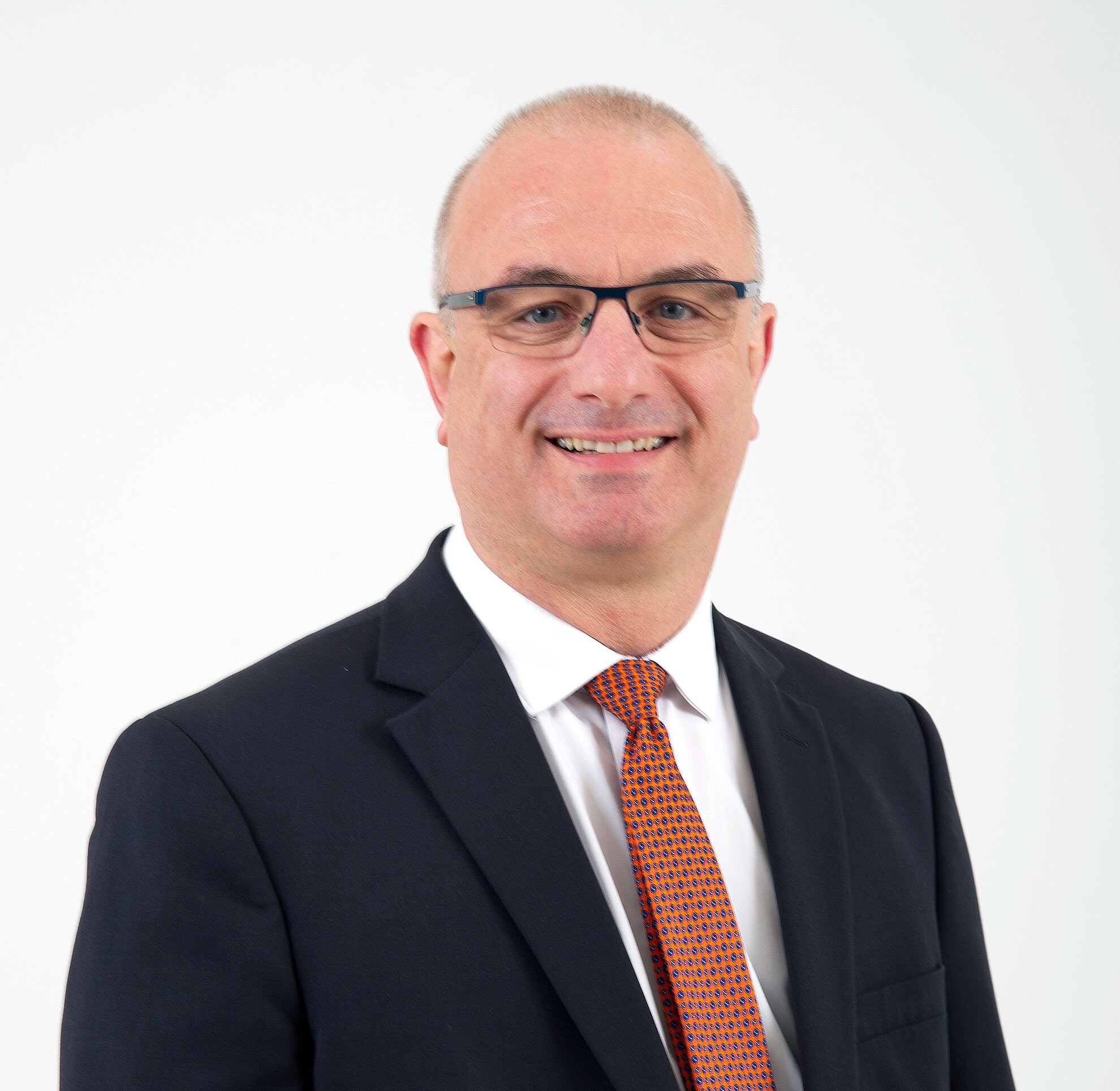 Portrait du Maire, Jean-Philippe Besiers, de trois-quart, souriant Portrait du Maire, Jean-Philippe Besiers, de trois-quart, souriant