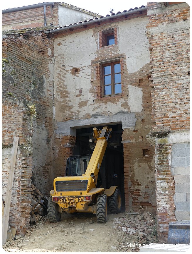 Engin de chantier dans le bâtiment