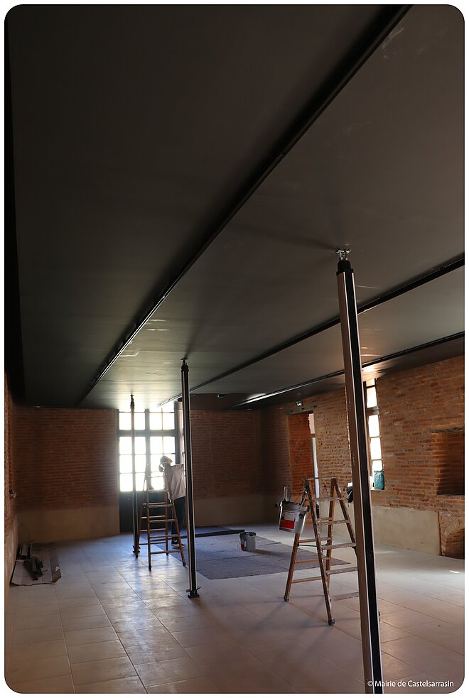 Finitions en cour à l'intérieur du bâtiment, avril 2021 Finitions en cour à l'intérieur du bâtiment, avril 2021