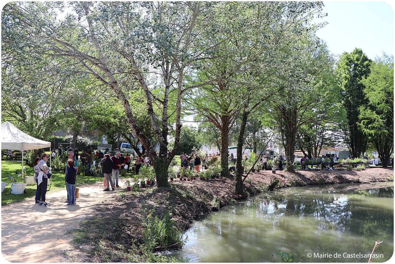 Arts en Fleurs 2025 au parc de Clairefont à Castelsarrasin