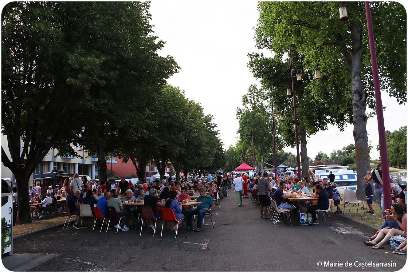FESTIV'ÉTÉ 2025 - Marché Artisanal et Gourmand Vendredi 1er aout au Port Jacques-Yves Cousteau avec le groupe Loca Salsa