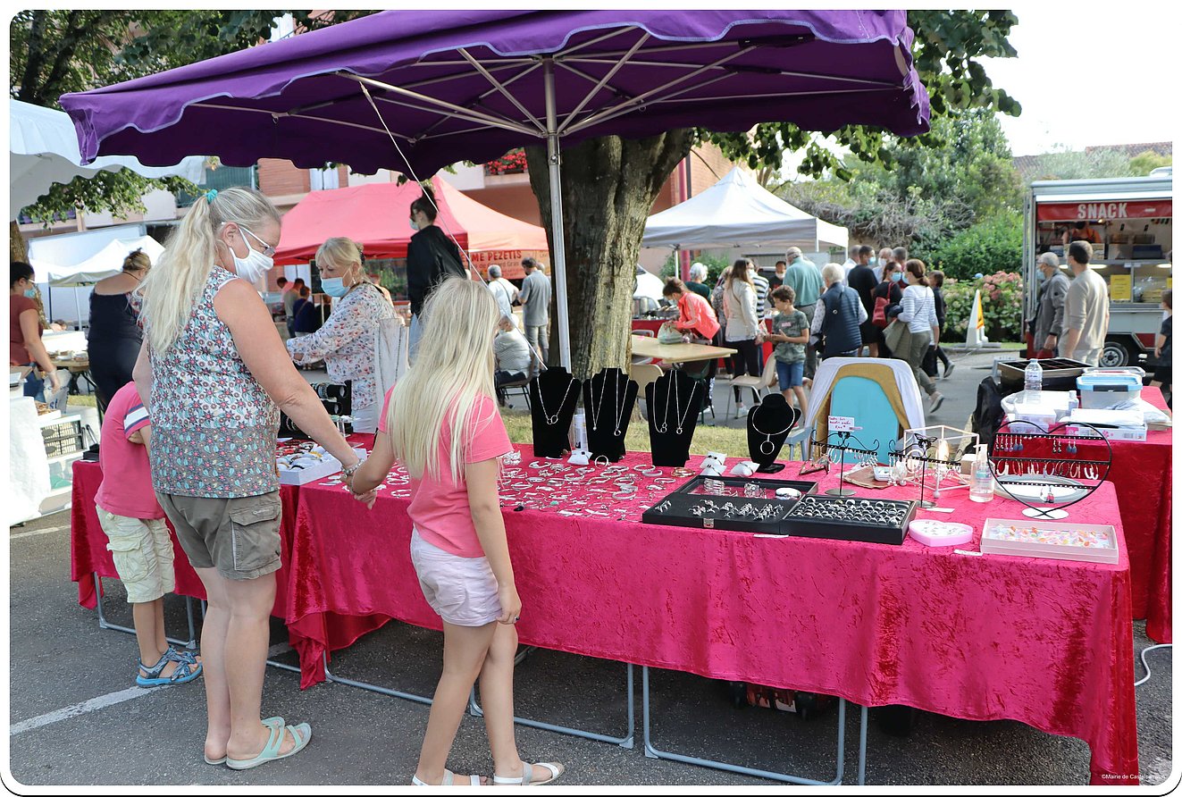 Stands marché artisanal