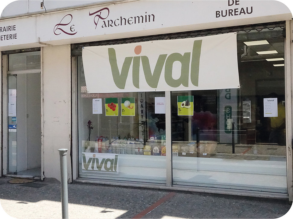 Devanture de Vival Devanture de Vival