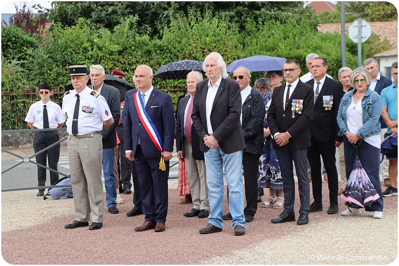 Cérémonie à la flamme de la Résistance (Rue du Commandant Defraux)