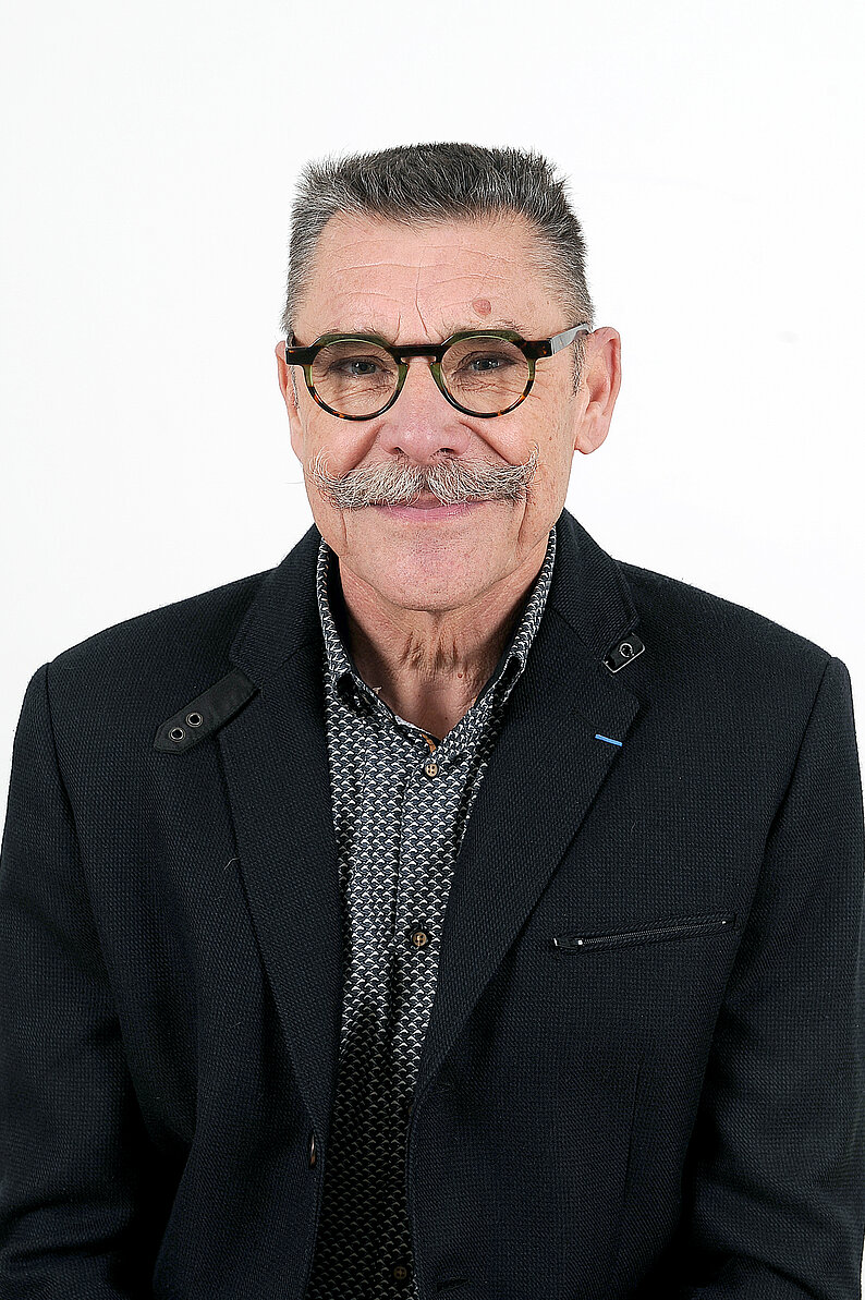 Portrait du troisième adjoint au maire, Jean-Philippe FERVAL, de face