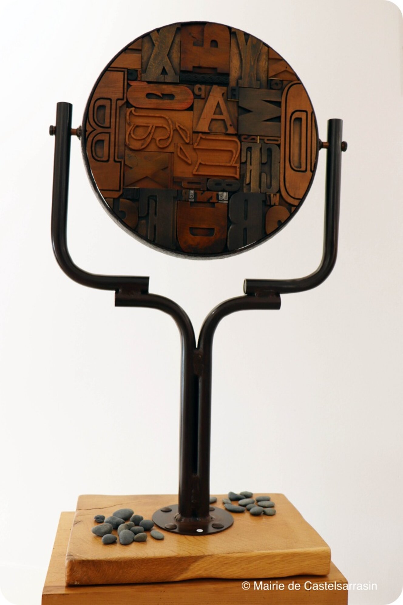 Photos du vernissage de l'exposition "La lettre dans tous es états" de l'artiste Philippe LANDRY (1er juillet 2025)