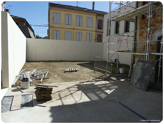 Extérieur du bâtiment en travaux Extérieur du bâtiment en travaux