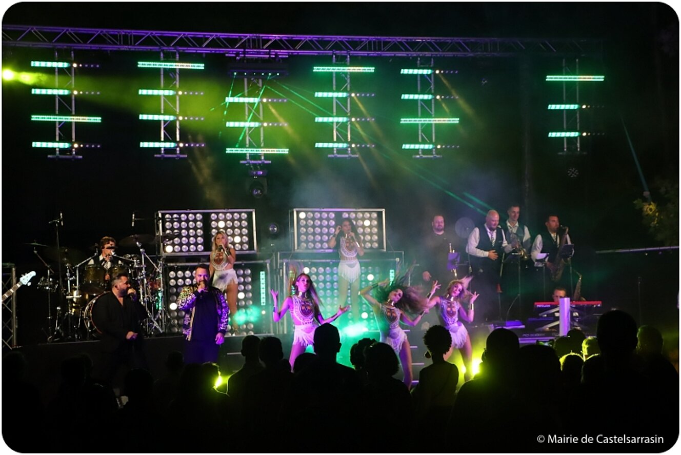 Fête de la Libération a la promenade du Château le mardi 20 août 2024 avec l'orchestre Newzik de Bruno Esposito