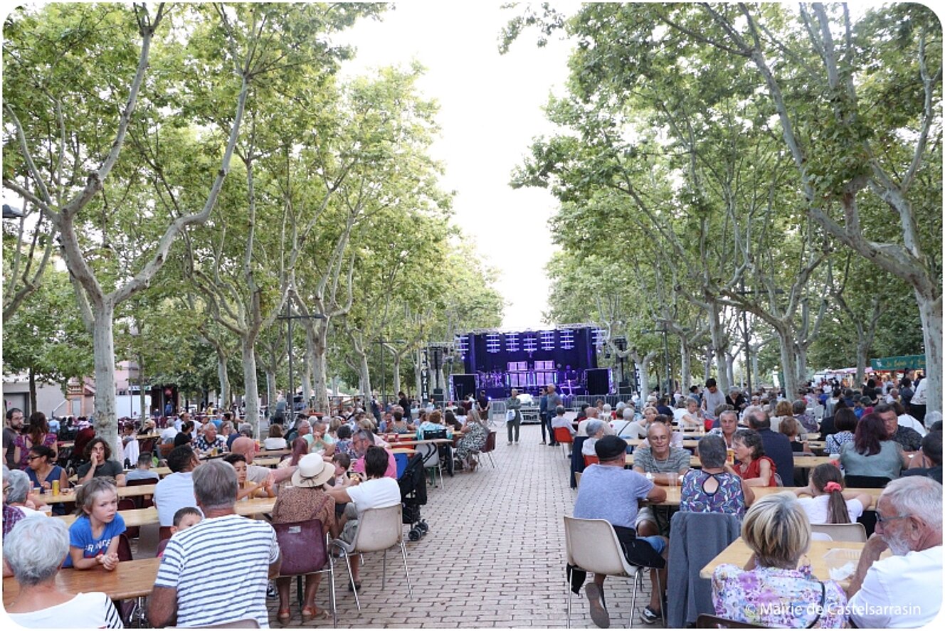 Fête de la Libération a la promenade du Château le mardi 20 août 2024 avec l'orchestre Newzik de Bruno Esposito