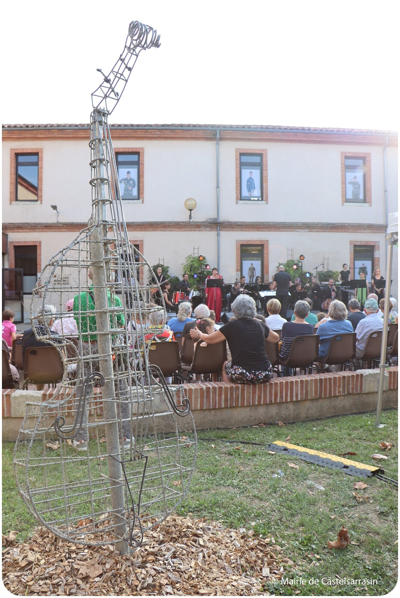 Concert Ecole municipale de musique et Exposition photos de Florence AT • Au square Jean-Pierre Berrié, samedi 20 septembre 2025