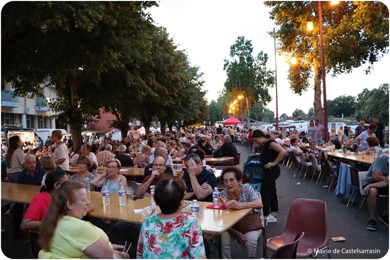 Festiv'été : Marché artisanal et Gourmand - Vendredi 2 aout 2024 au Port Jacques-Yves Cousteau avec le groupe JEYO