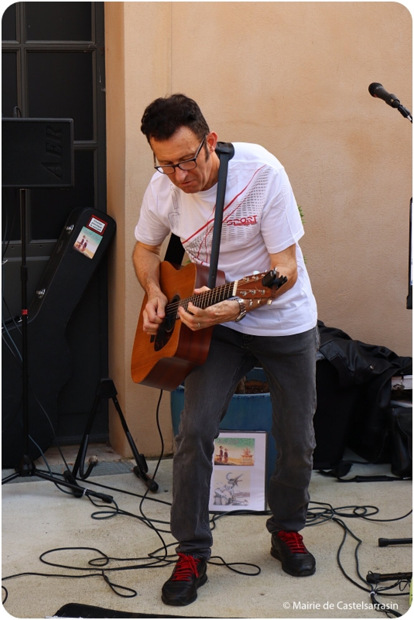 Photos du vernissage de l'exposition des oeuvres de l'artiste peintre Jérôme Tuffal