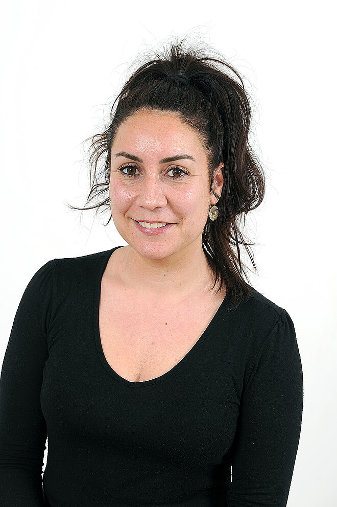 Portrait de face de Madame Laura APERTO