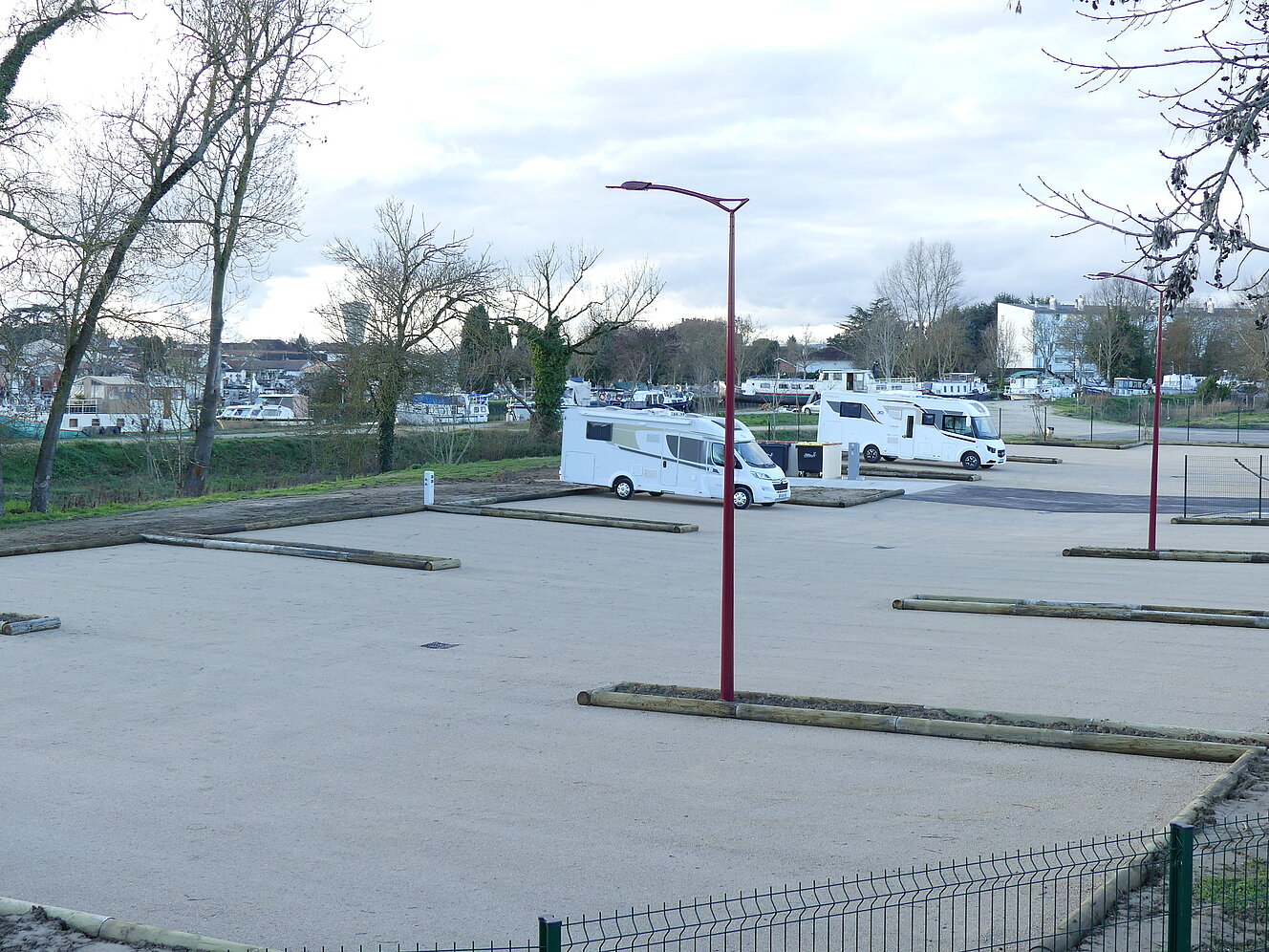 Les camping-car arrivent sur la nouvelle aire ! Les camping-car arrivent sur la nouvelle aire !