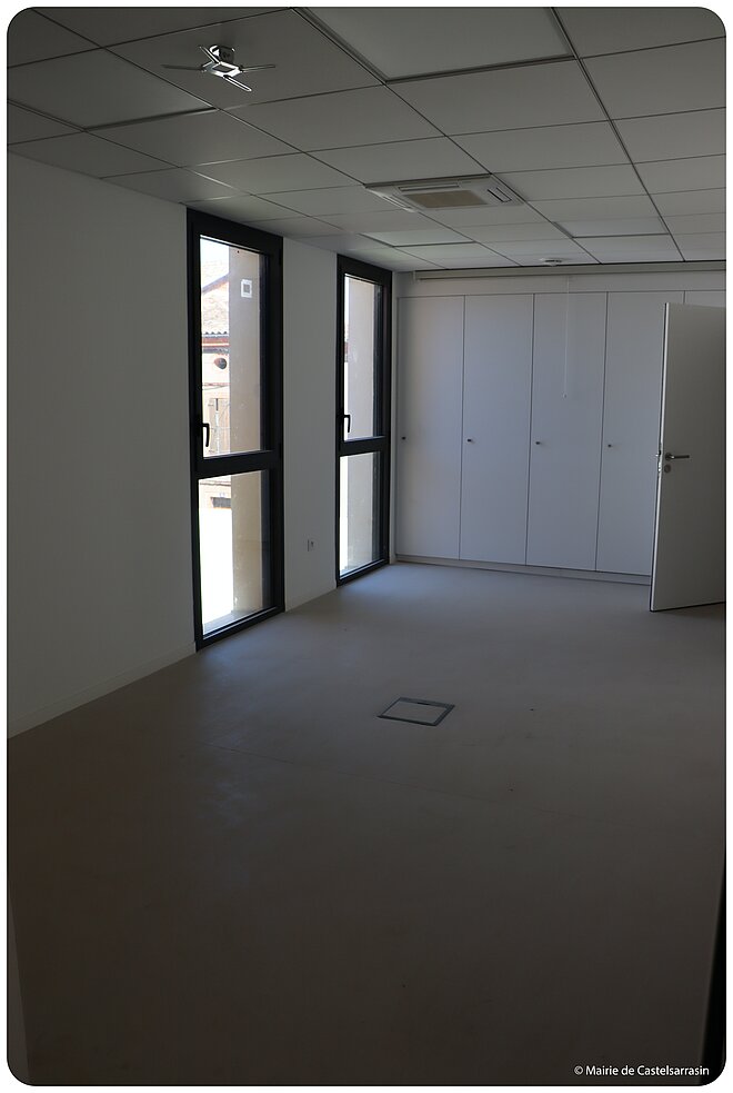 Finitions en cour à l'intérieur du bâtiment, avril 2021 Finitions en cour à l'intérieur du bâtiment, avril 2021