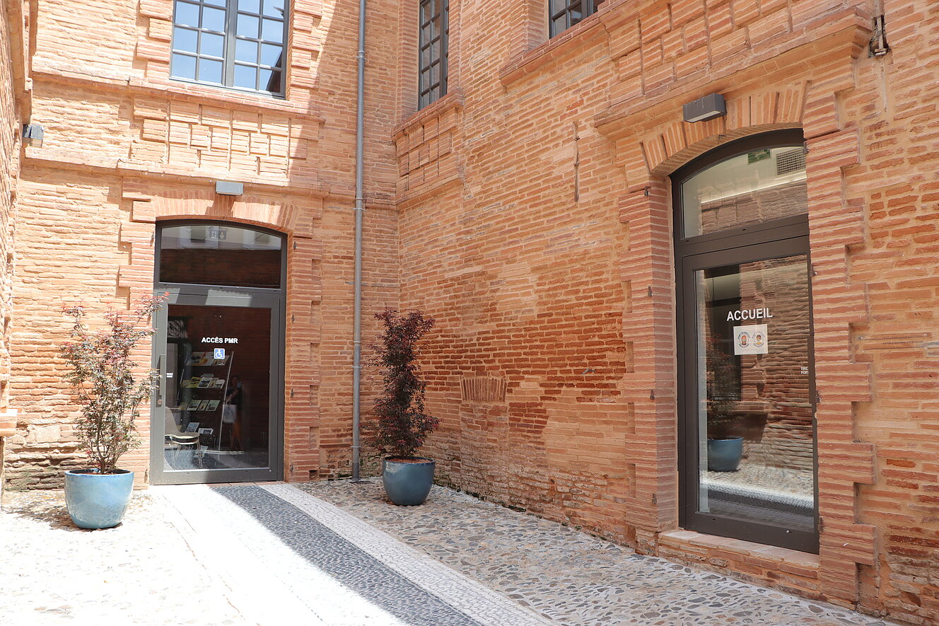 Cour de la maison d'Espagne Cour de la maison d'Espagne