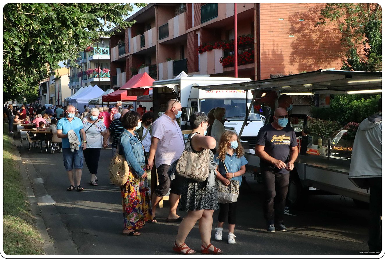 Stands marché gourmand