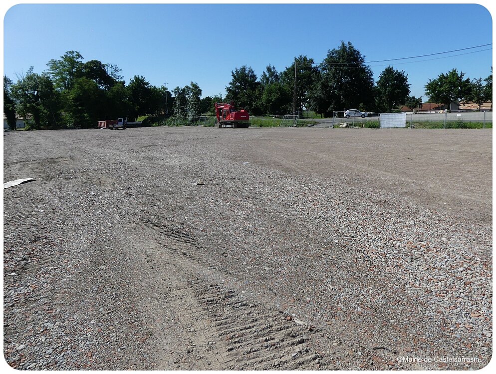 Un nouveau terrain est né, il sera amménagé en parking au premier semestre 2022 Un nouveau terrain est né, il sera amménagé en parking au premier semestre 2022