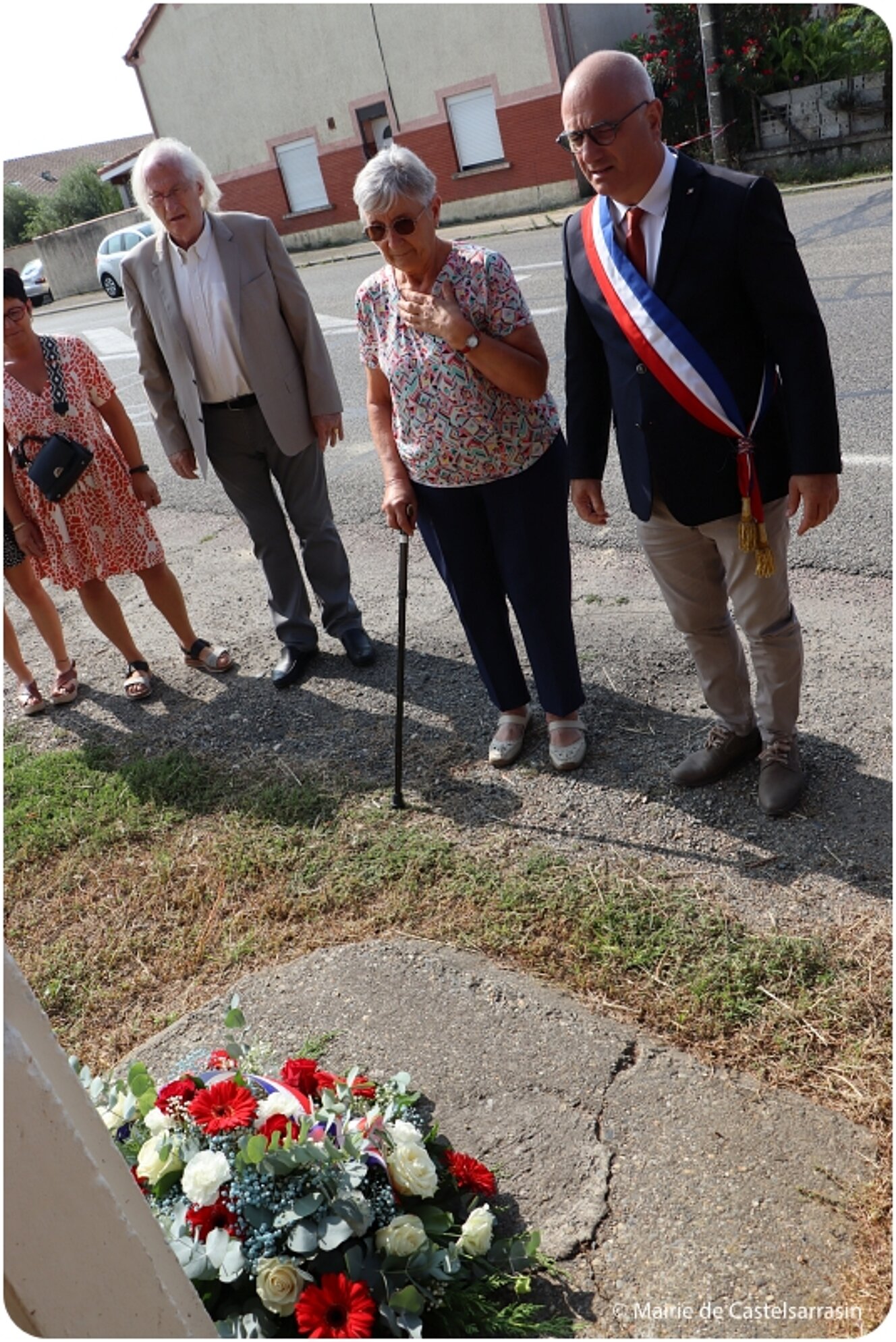 Dépot de gerbe sur la stèle de Guillaume Mézamat à l'occasion des 80 ans de la Libération de Castelsarrasin le 20 aout 2024
