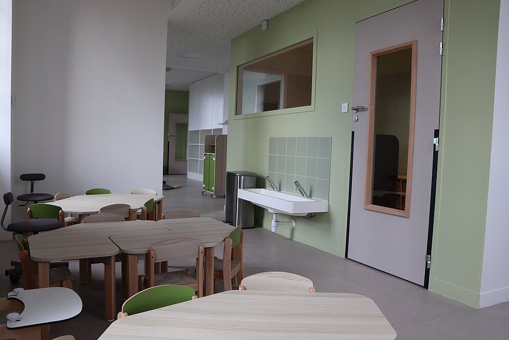 Installation du mobilier au Pôle enfance -2025