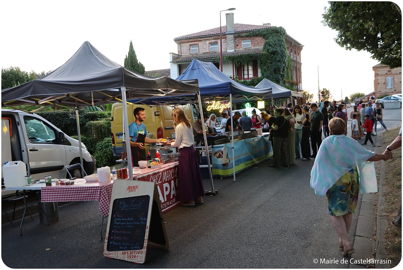 FESTIV'ÉTÉ 2025 - Marché Artisanal et Gourmand Vendredi 1er aout au Port Jacques-Yves Cousteau avec le groupe Loca Salsa