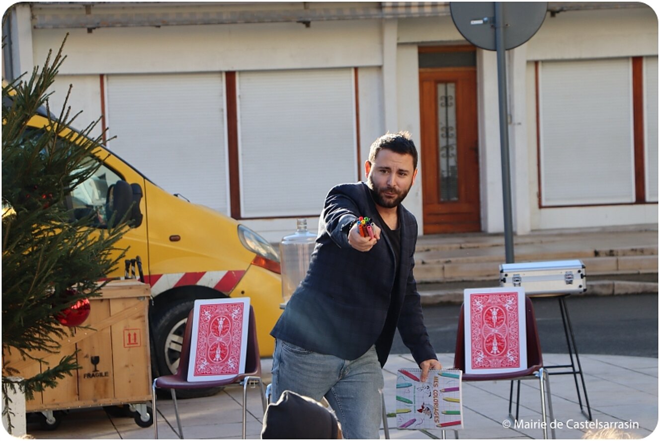 Magicien Jérémy Canto pour les Fêtes de Noël à Castelsarrasin