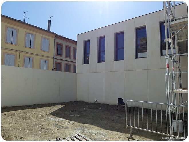 Extérieur du bâtiment en travaux Extérieur du bâtiment en travaux