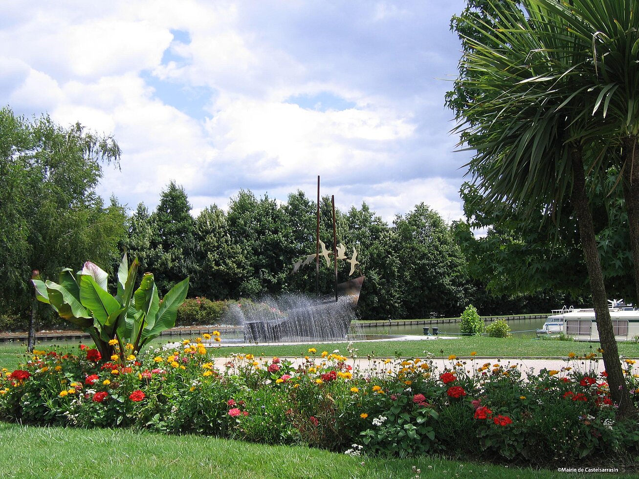 Photo de la fontaine du port de Castelsarrasin Photo de la fontaine du port de Castelsarrasin