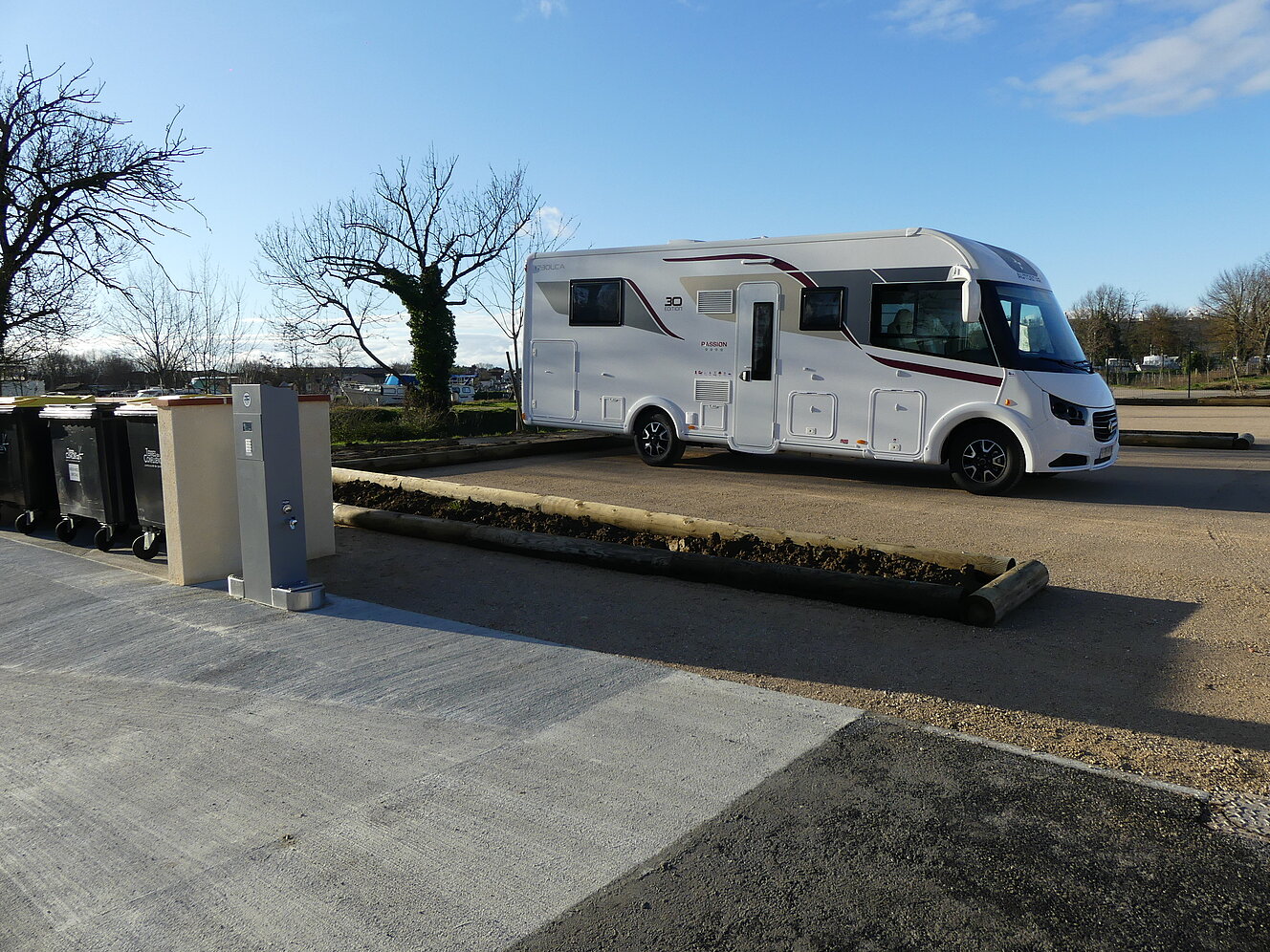 Premier camping-car garé Premier camping-car garé