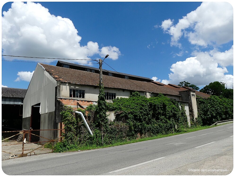 Ancien chantier fluvial de côté Ancien chantier fluvial de côté