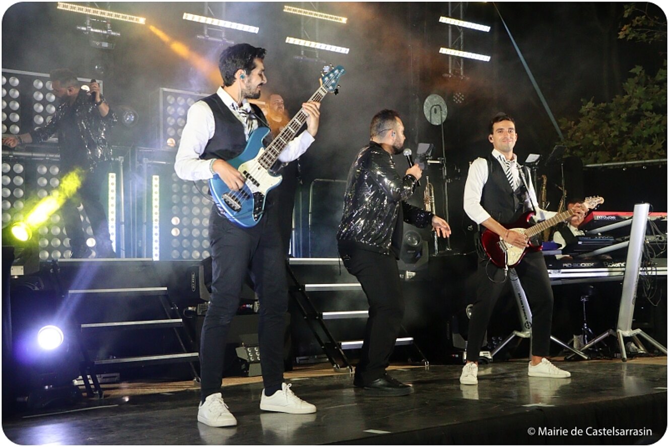 Fête de la Libération a la promenade du Château le mardi 20 août 2024 avec l'orchestre Newzik de Bruno Esposito