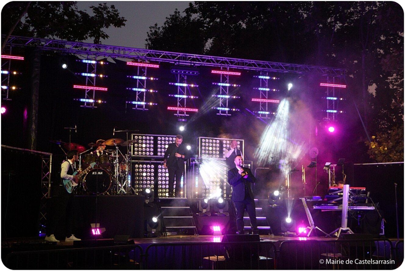 Fête de la Libération a la promenade du Château le mardi 20 août 2024 avec l'orchestre Newzik de Bruno Esposito