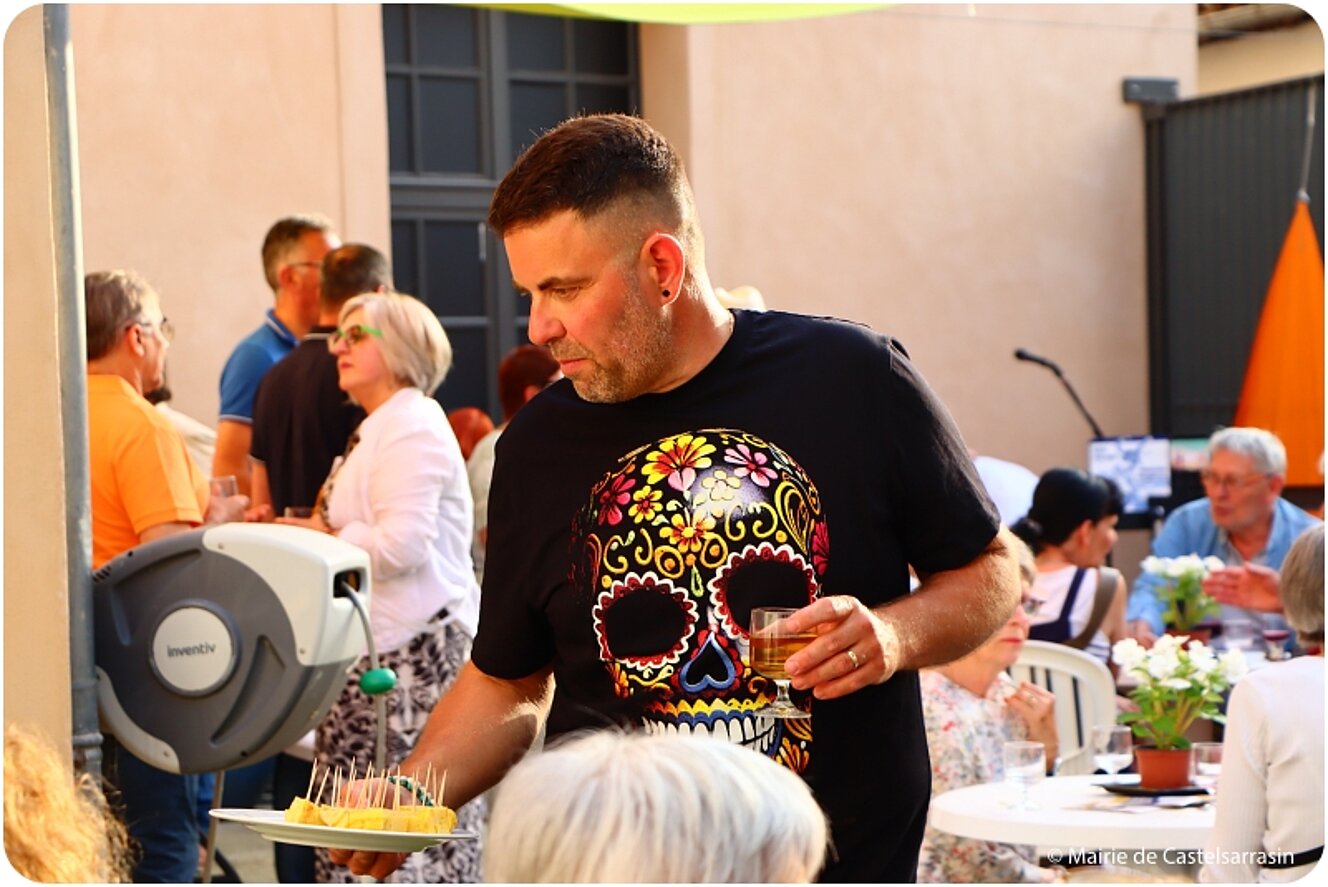 Photos du vernissage de l'exposition des oeuvres de l'artiste peintre Jérôme Tuffal