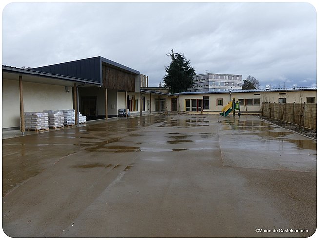 Cour de l'école maternelle