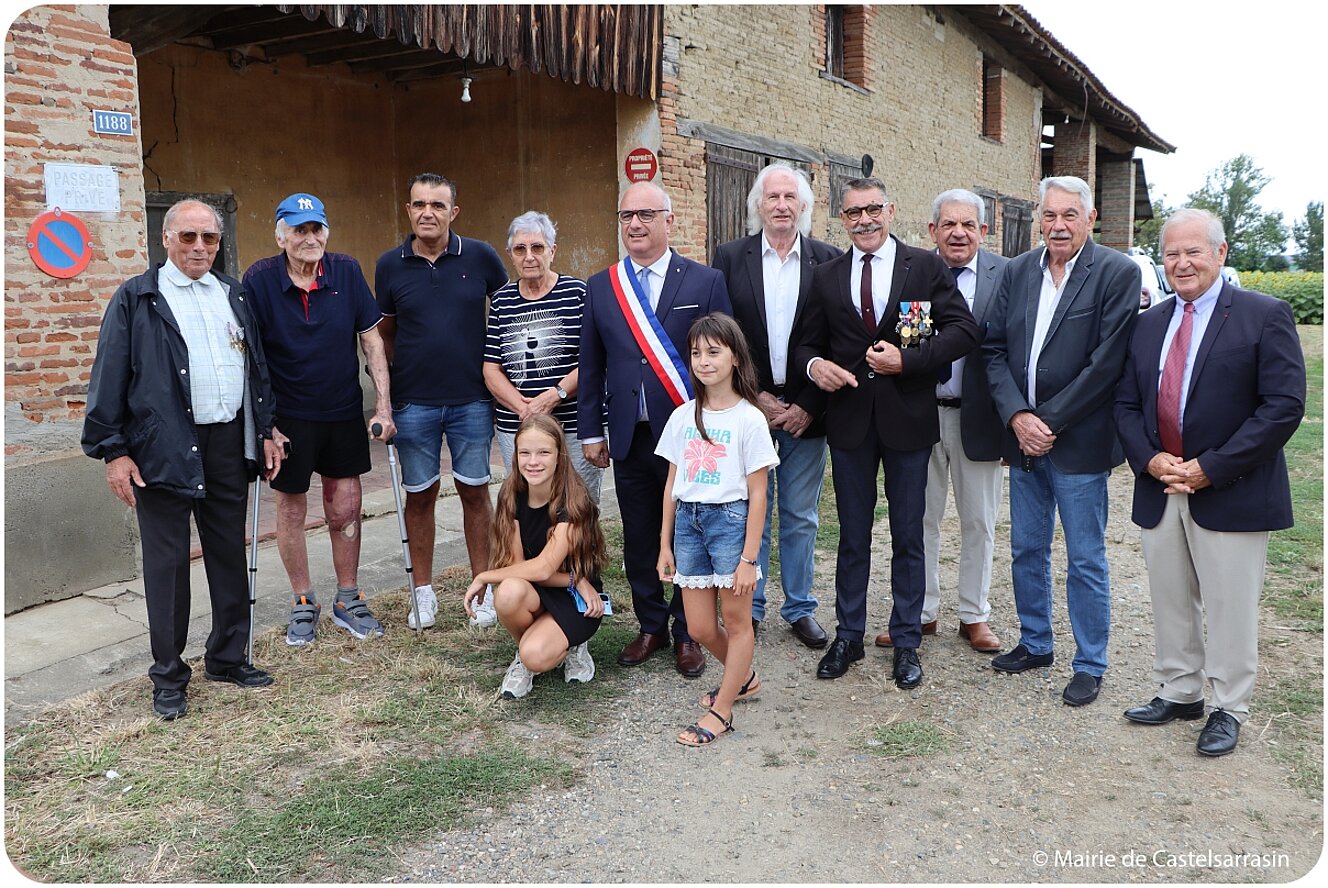 Dépôt de gerbe à la stèle de Guillaume Mézamat