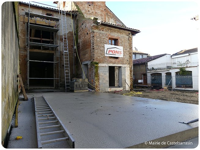 Une nouvelle dalle en béton a été coulée