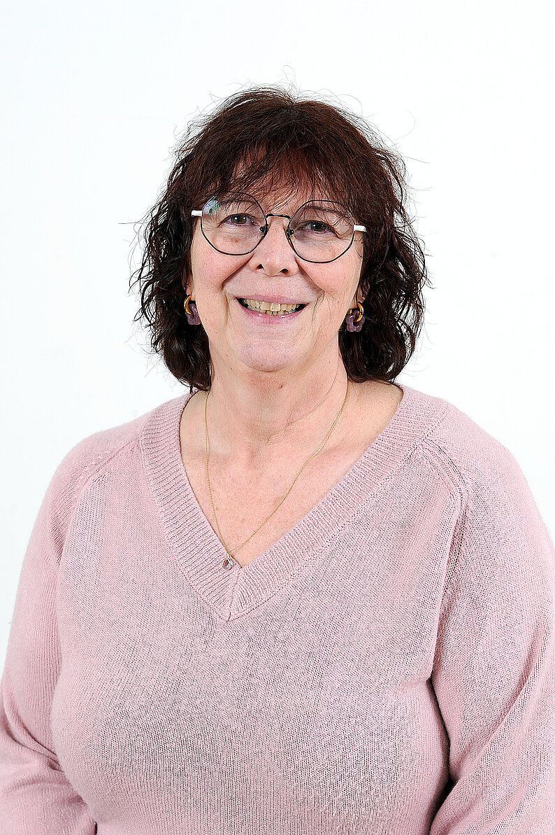 Portrait de face de Madame Sabine FREZABEU