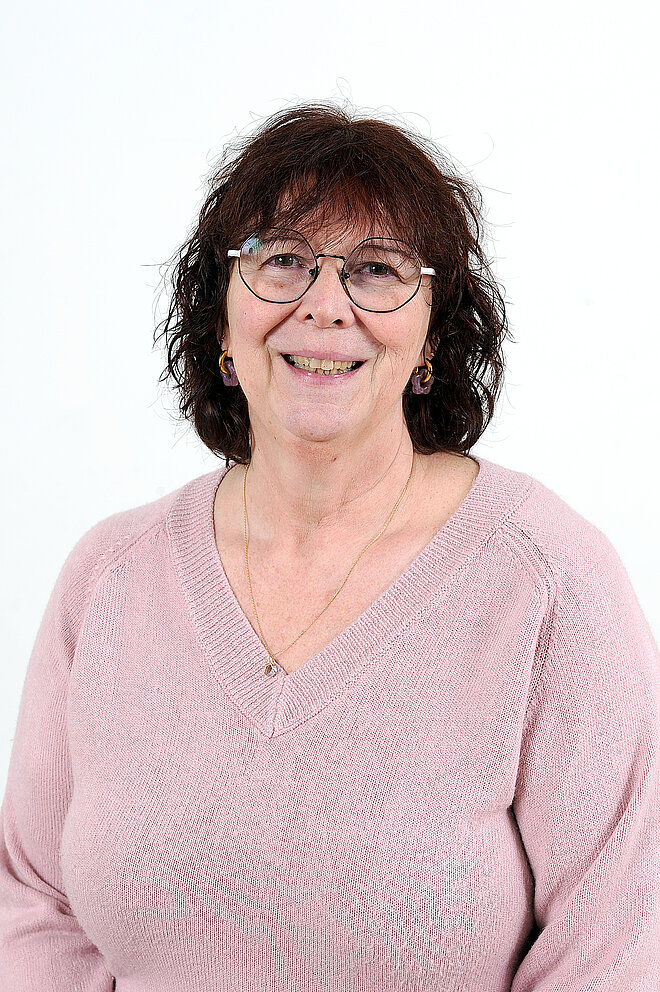 Portrait de face de Madame Sabine FREZABEU