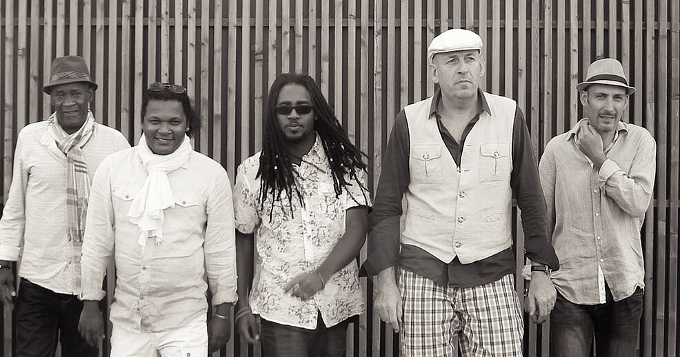 Les musiciens du groupe EPELO