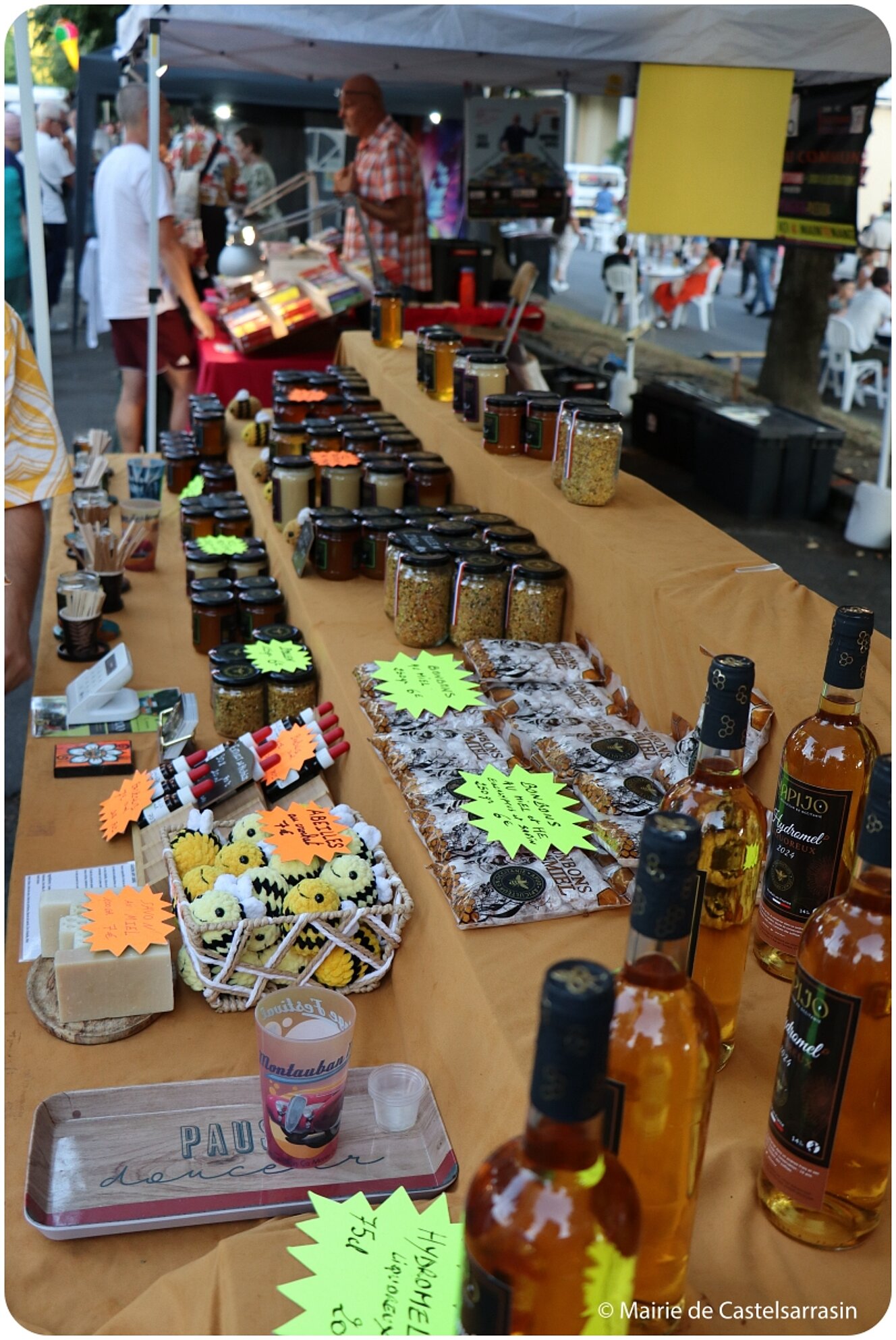 FESTIV'ÉTÉ 2025 - Marché Artisanal et Gourmand Vendredi 1er aout au Port Jacques-Yves Cousteau avec le groupe Loca Salsa