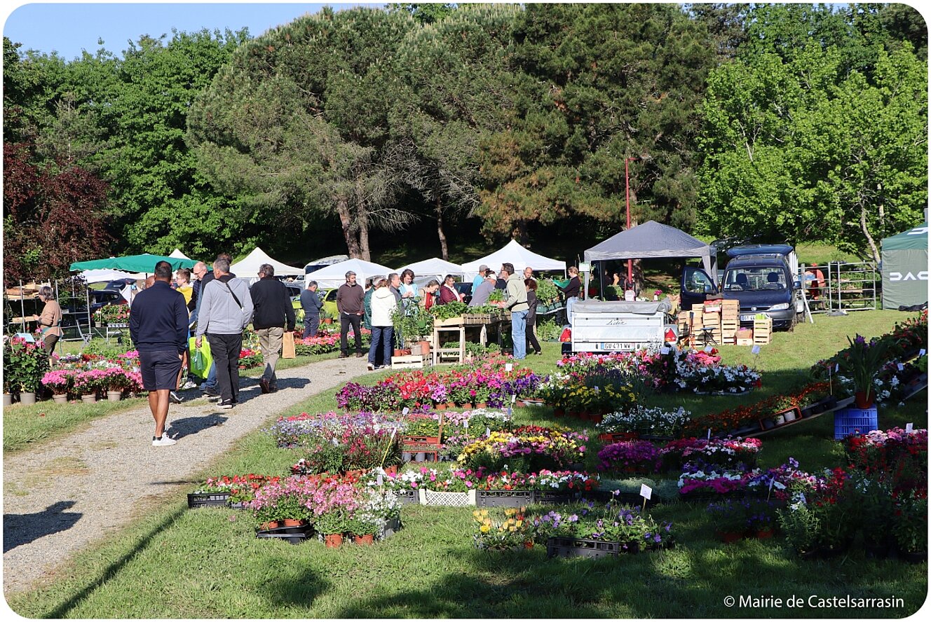 Arts en Fleurs 2025 au parc de Clairefont à Castelsarrasin