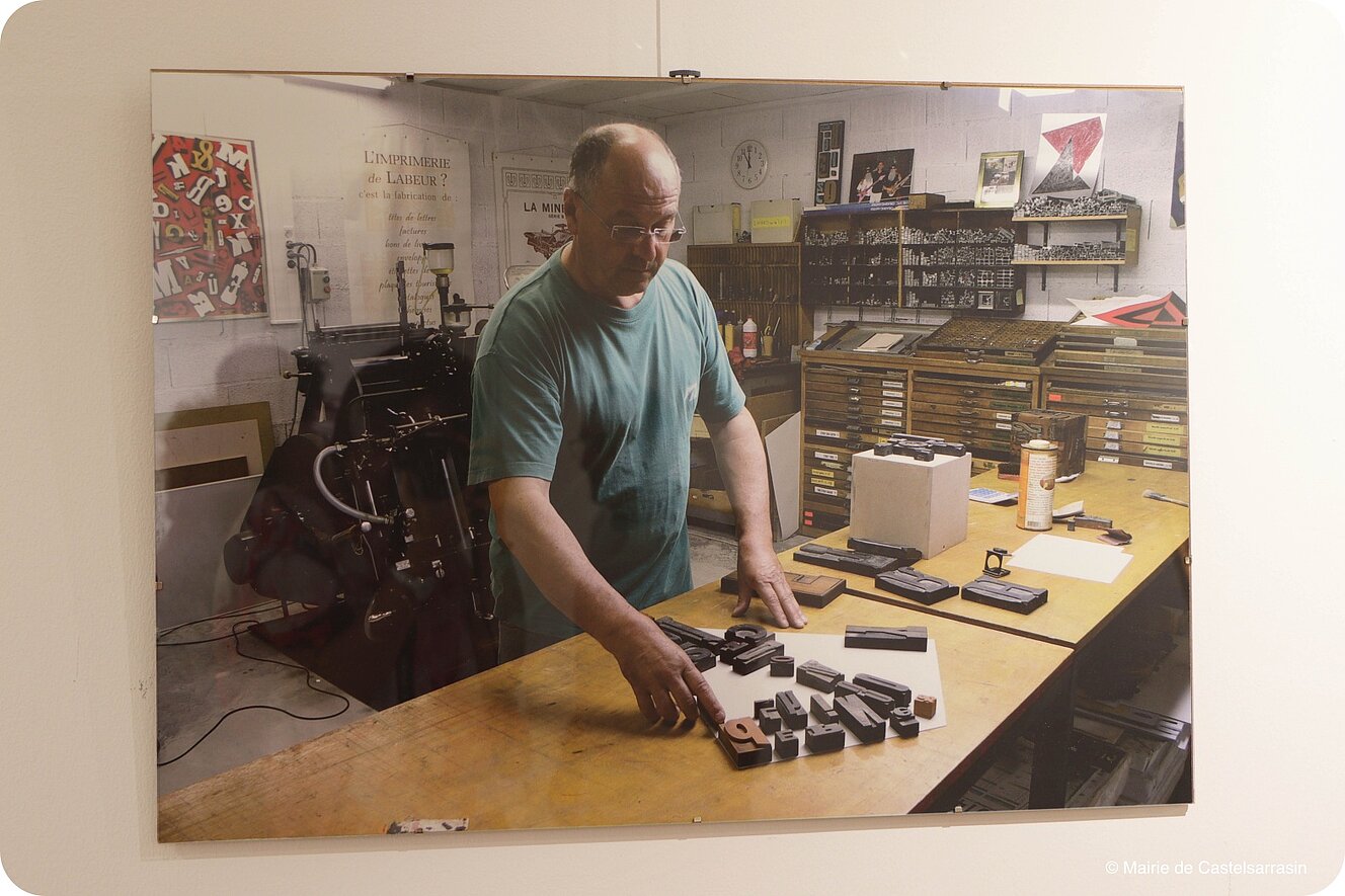 Photos du vernissage de l'exposition "La lettre dans tous es états" de l'artiste Philippe LANDRY (1er juillet 2025)