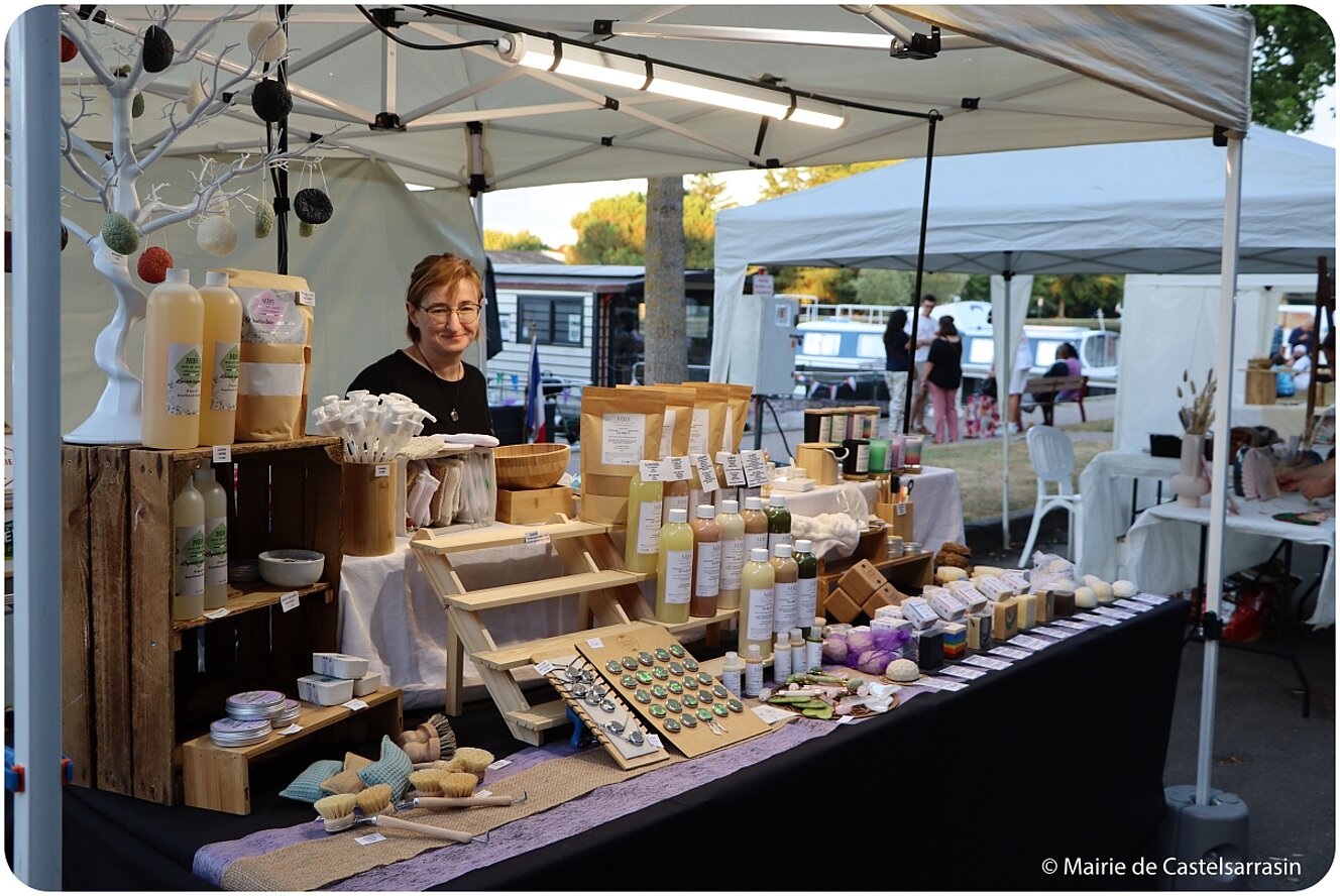 FESTIV'ÉTÉ 2025 - Marché Artisanal et Gourmand Vendredi 1er aout au Port Jacques-Yves Cousteau avec le groupe Loca Salsa