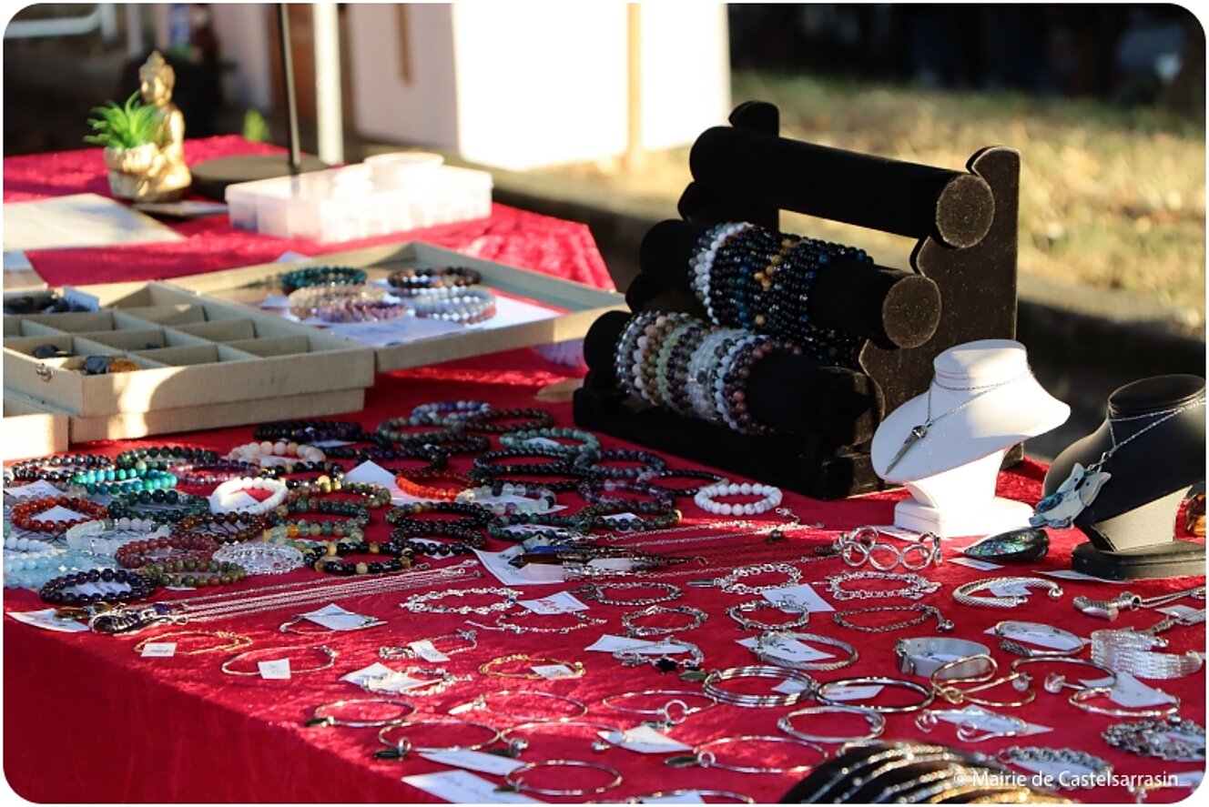Festiv'été : Marché artisanal et Gourmand - Vendredi 2 aout 2024 au Port Jacques-Yves Cousteau avec le groupe JEYO