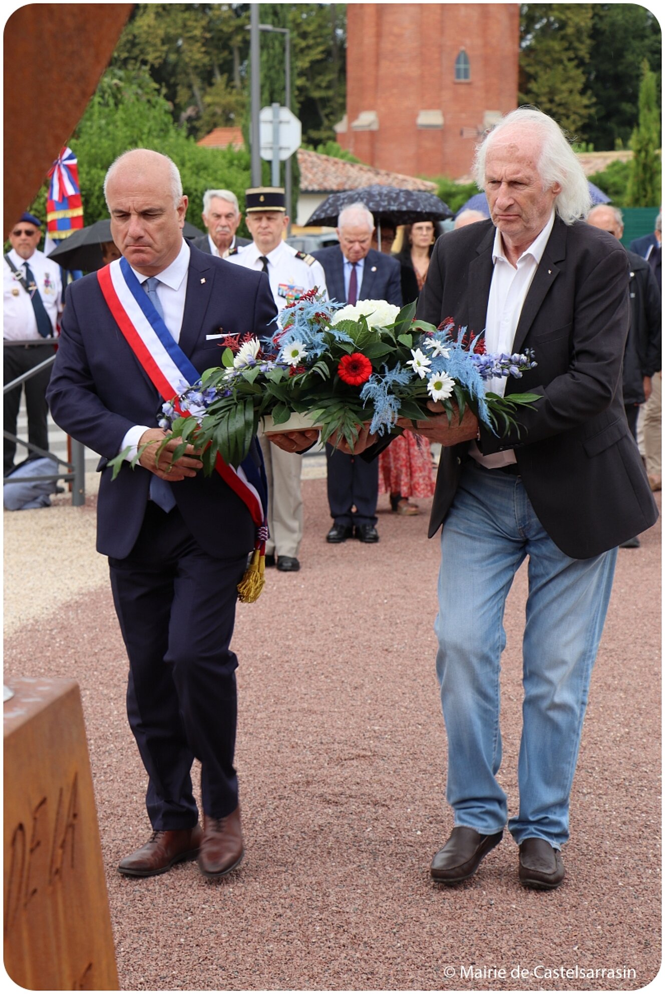Cérémonie à la flamme de la Résistance (Rue du Commandant Defraux)